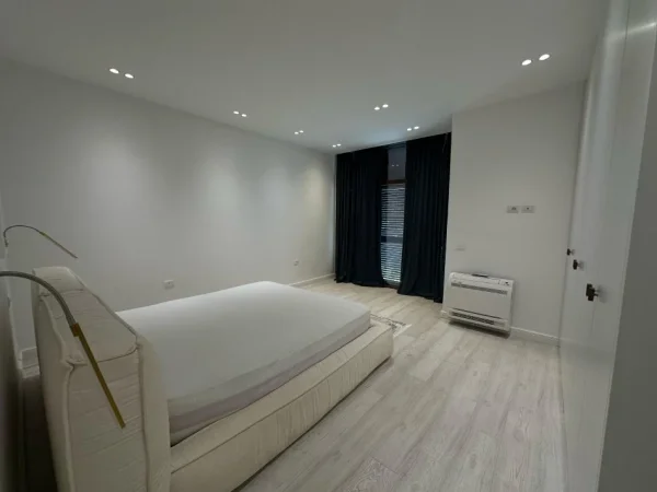 Tirane, jepet me qera apartament 2+1+Ballkon Kati 1, 120 m² 1.203 € (QIRA, APARTAMENT 2+1+2 LIQENI I THATE!)