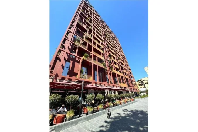 Tirane, jepet me qera apartament 3+1+Ballkon Kati 10, 110 m² 1.000 € (QIRA AMBIENT PER ZYRA RRUGA E KAVAJES!)