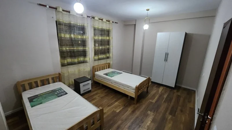 Tirane, jepet me qera apartament 2+1 Kati 4, 104 m² 700 € (MYSLYM SHYR,RRUGA BESIM IMAMI 2.)