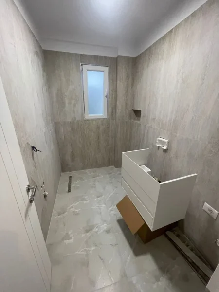 Tirane, jap me qera apartament 1+1 Kati 1, 50 m² 450 € (Selite, prane Marin Barlet)