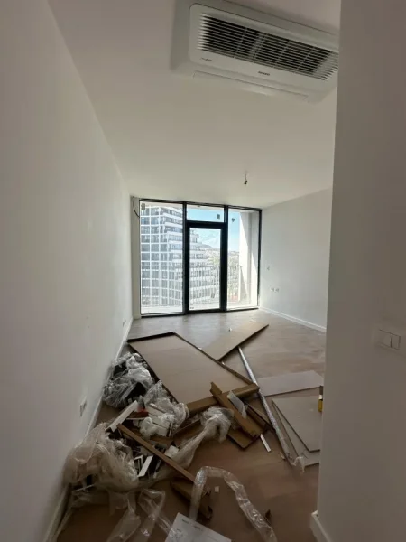 Tirane, jap me qera zyre Kati 6, 190 m² 2.500 € (Rruga Kristo Luarasi)