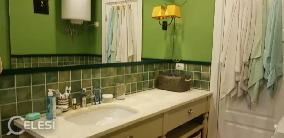 Tirane, jepet me qera apartament 3+1+Ballkon Kati 3, 133 m² 1.200 € (REZIDENCA KODRA E DIELLIT 2)