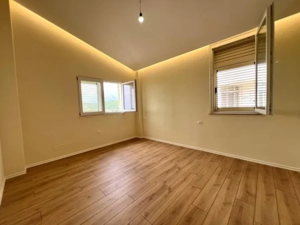 Tirane, shitet apartament duplex 3+1+Aneks+Ballkon Kati 4, 150 m² 190.000 € (Rruga Sotir Caci Fresk)
