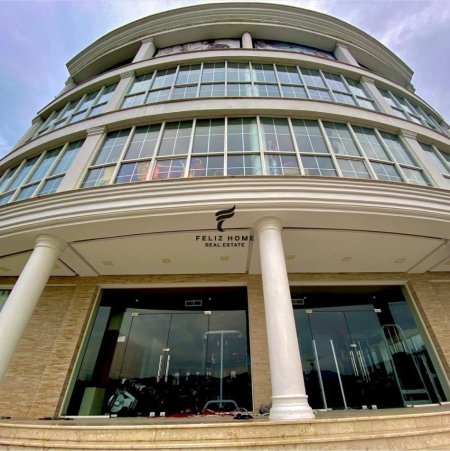 Tirane, jepet me qera ambjent biznesi Kati 5, 3.281 m² 4.500 € (PEZE-HELEMES)