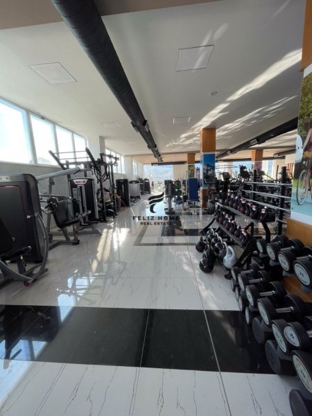 Tirane, jepet me qera ambjent biznesi Kati 5, 3.281 m² 4.500 € (PEZE-HELEMES)