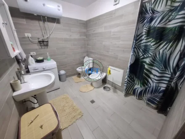 Durres, jepet me qera apartament 1+1+Ballkon Kati 2, 2 m² 70 € (Vollga, Durrës)