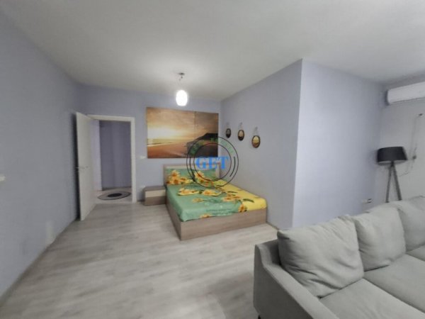 Durres, jepet me qera apartament 2+1+Ballkon Kati 5, 800 € (Qender, Durrës.)