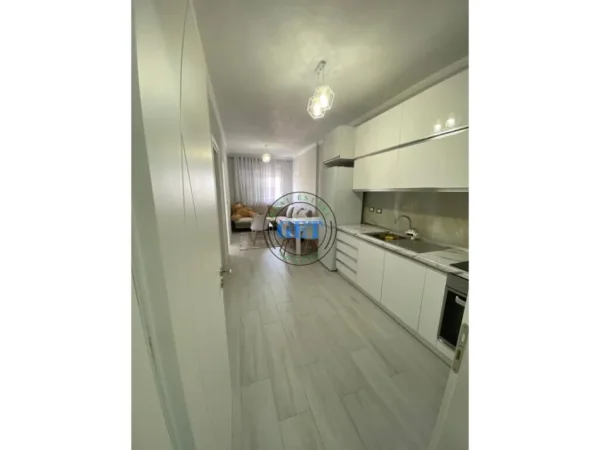 Durres, jepet me qera apartament 2+1+Ballkon Kati 2, 450 € (Ish URT, Durrës)