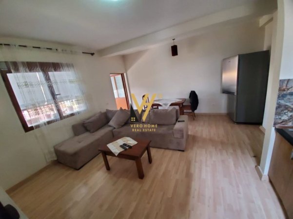 Tirane, jepet me qera apartament 1+1+Ballkon Kati 2, 60 m² 400 € (SELITE)