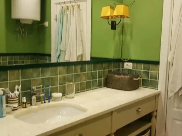 Tirane, jepet me qera apartament 3+1+Ballkon Kati 3, 133 m² 1.200 € (Kodra e Diellit)