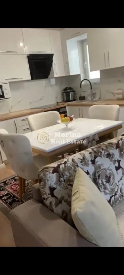 Tirane, jepet me qera apartament 3+1+Ballkon Kati 2, 120 m² 800 € (Selite)
