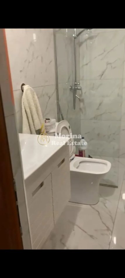Tirane, jepet me qera apartament 3+1+Ballkon Kati 2, 120 m² 800 € (Selite)