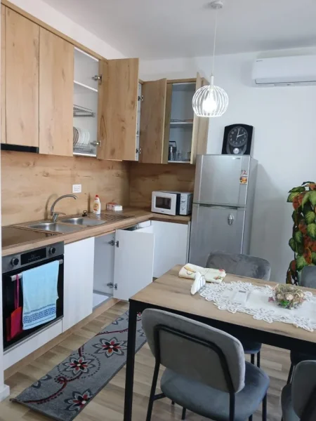 Tirane, jepet me qera apartament , 59 m² 400 € (Astir)