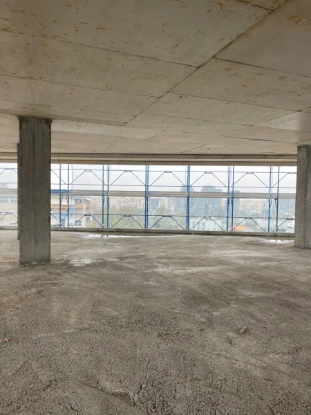 Tirane, shitet apartament 3+1+Ballkon Kati 5, 196 m² 489.000 € (Rruga Liqeni i Thate)