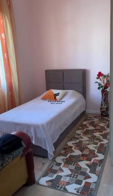 Tirane, jepet me qera apartament duplex 2+1+Aneks+Ballkon Kati 2, 120 m² 800 € (SELITE)