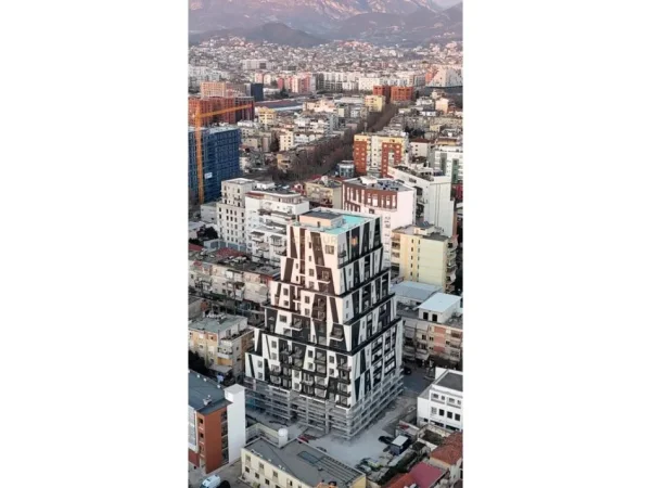 Tirane, shes apartament 2+1+Aneks+Ballkon Kati 12, 82 m² 221.049 € (RRUGA E BARRIKADAVE)