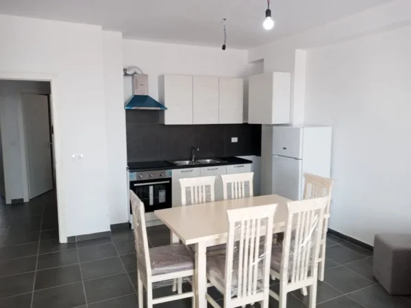 Tirane, jepet me qera apartament 2+1+Ballkon , 120 m² 400 € (Shkoze)