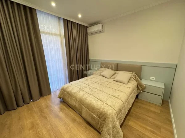 Tirane, jepet me qera apartament 1+1+Aneks+Ballkon Kati 2, 80 m² 700 € (rezidenca '' Avid'')