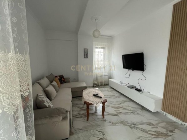 Tirane, jepet me qera apartament 2+1+Aneks+Ballkon Kati 6, 96 m² 750 € (Ish Fusha e Aviacionit)