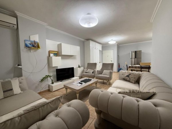 Tirane, jepet me qera apartament 2+1+Aneks+Ballkon Kati 7, 85 m² 600 € (Concord Center)