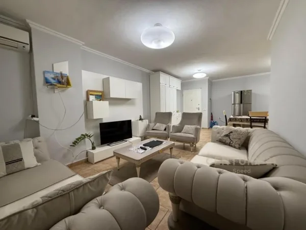 Tirane, jepet me qera apartament 2+1+Aneks+Ballkon Kati 7, 85 m² 600 € (Concord Center)
