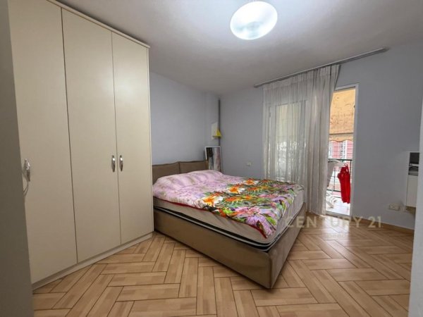Tirane, jepet me qera apartament 2+1+Aneks+Ballkon Kati 7, 85 m² 600 € (Concord Center)