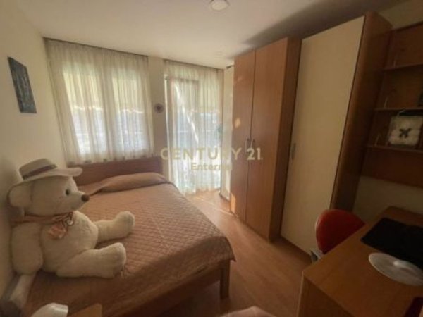 Tirane, jepet me qera apartament 2+1+Aneks+Ballkon Kati 8, 117 m² 850 € (Ish Blloku)