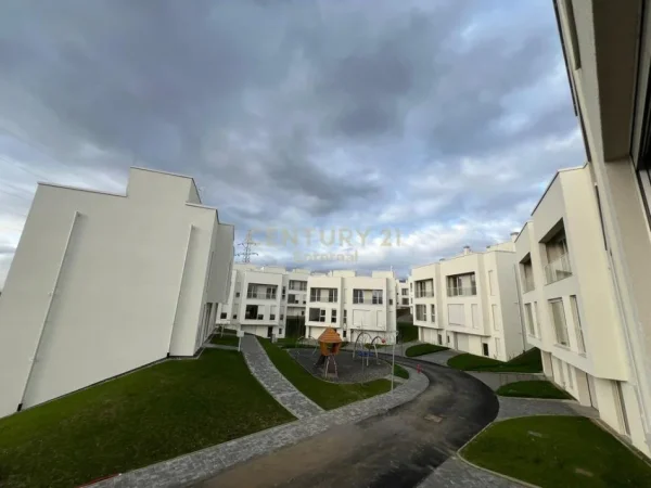 Tirane, shes Vile 3 Katshe Kati 3, 196 m² 310.000 € (rezidenca ABA)