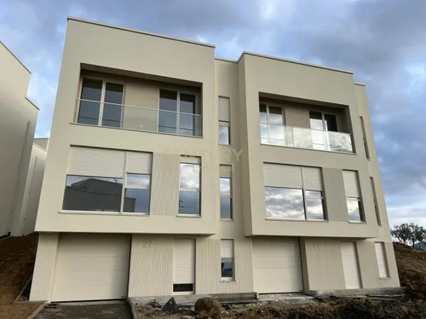 Tirane, shes Vile 3 Katshe Kati 3, 196 m² 310.000 € (rezidenca ABA)