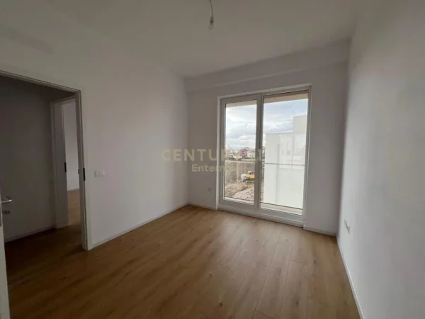 Tirane, shes Vile 3 Katshe Kati 3, 196 m² 310.000 € (rezidenca ABA)