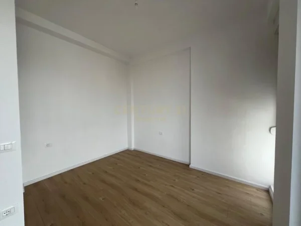 Tirane, shes Vile 3 Katshe Kati 3, 196 m² 310.000 € (rezidenca ABA)