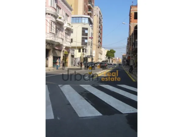 Tirane, shitet garazh , 25 m² 30.000 € (Rruga e Barrikadave)