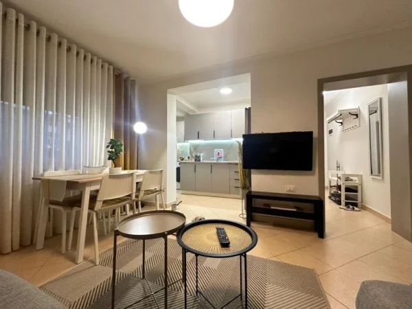 Tirane, jepet me qera apartament 1+1 Kati 3, 60 m² 600 € (Myslym shuri)