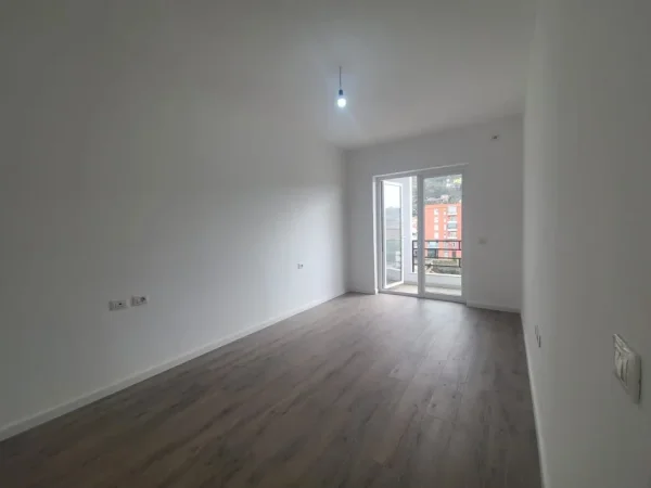 Tirane, shitet apartament 2+1 Kati 5, 97 m² 140.000 € (Misto mame)