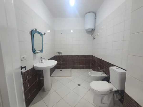 Tirane, shitet apartament 2+1 Kati 5, 97 m² 140.000 € (Misto mame)
