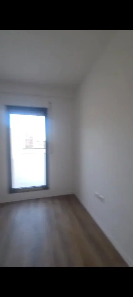 Tirane, shitet 2+1 Kati 3, 107 m² 290.000 € (Oxhaku)