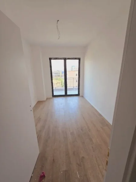 Tirane, shitet apartament 2+1+Ballkon Kati 2, 117 m² 246.000 € (Pazari i ri)