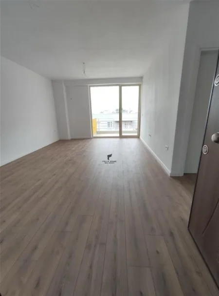 Tirane, shitet apartament 1+1+Ballkon Kati 4, 63 m² 86.000 € (FRESK)