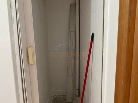 Tirane, jepet me qera apartament 2+1+Ballkon Kati 1, 55 m² 400 € (Rruga Arkitekt Kasemi, AREA50419)