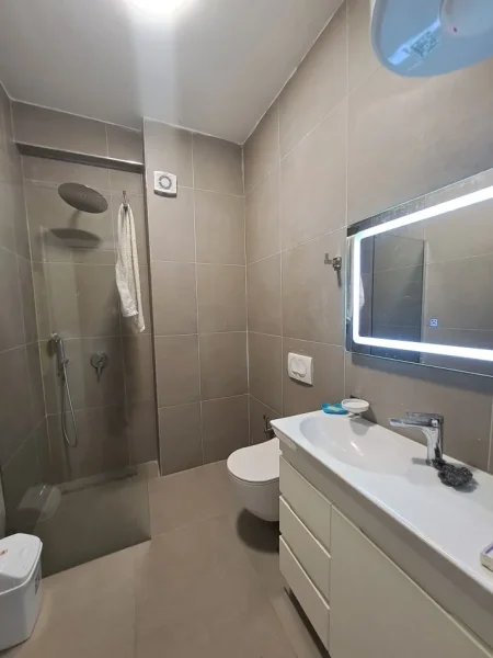 JEPET ME QERA APARTAMENT 2+1 PRANE VILA GOLD, RRUGA E DIBRES