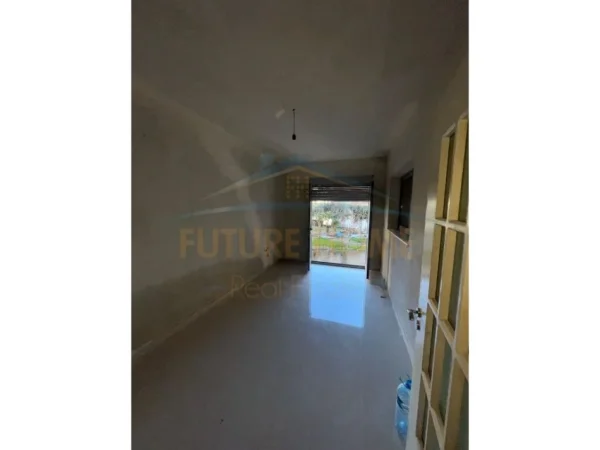 Durres, shitet apartament 3+1 Kati 2, 220 m² 185.000 € (Tek Spitali Rajonal, Durres)