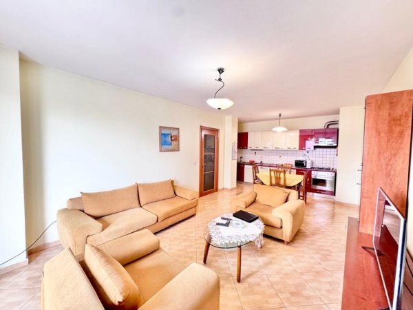 Tirane, jepet me qera apartament 2+1+Aneks Kati 7, 750 € (Rruga e Sales)