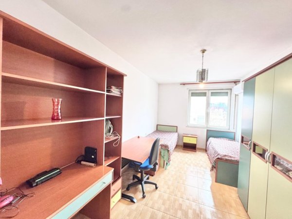 Tirane, jepet me qera apartament 2+1+Aneks Kati 7, 750 € (Rruga e Sales)