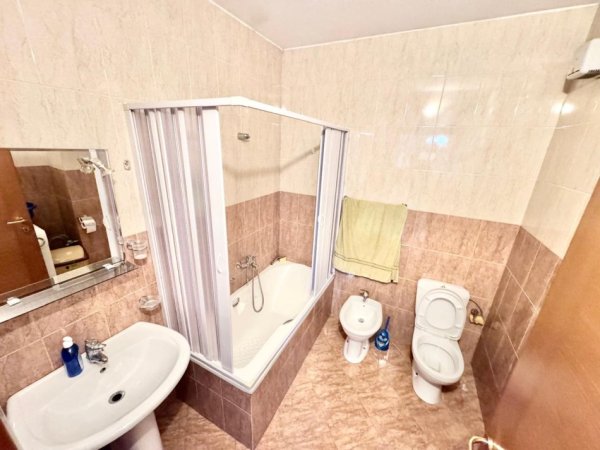 Tirane, jepet me qera apartament 2+1+Aneks Kati 7, 750 € (Rruga e Sales)
