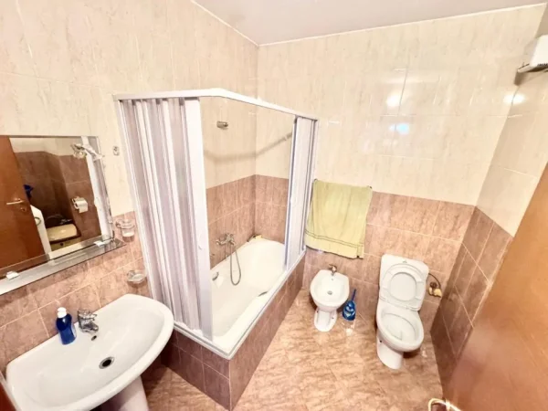 Tirane, jepet me qera apartament 2+1+Aneks Kati 7, 750 € (Rruga e Sales)