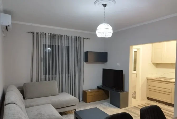 Tirane, jepet me qera apartament 1+1+Ballkon Kati 3, 66 m² 430 € (Laprake prane Kupoles ( rruga Pandi Dardha)