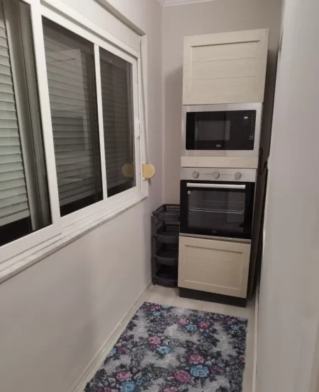 Tirane, jepet me qera apartament 1+1+Ballkon Kati 3, 66 m² 430 € (Laprake prane Kupoles ( rruga Pandi Dardha)