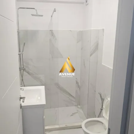 Tirane, jepet me qera apartament 1+1+Ballkon Kati 4, 60 m² 400 € (hamdi pepo)