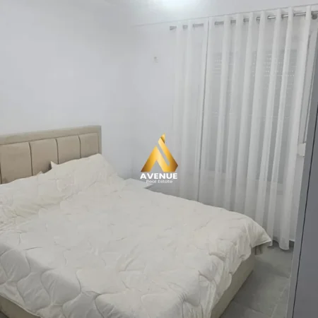 Tirane, jepet me qera apartament 1+1+Ballkon Kati 4, 60 m² 400 € (hamdi pepo)