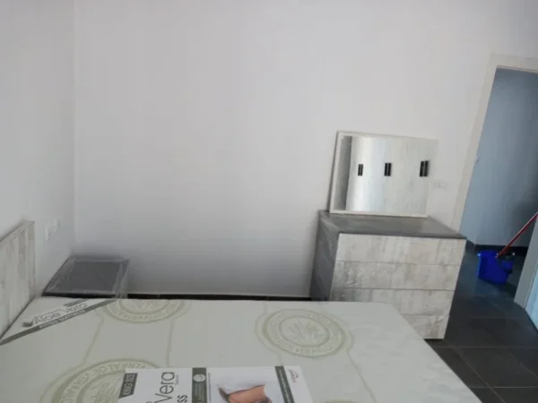 Tirane, jepet me qera apartament 2+1+Aneks+Ballkon Kati 4, 120 m² 400 € (Shkoze)